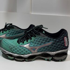 Mizuno Teal and Black Athletic Shoes